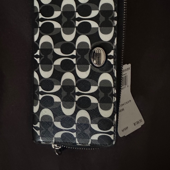Coach wallet NWT - Picture 1 of 3